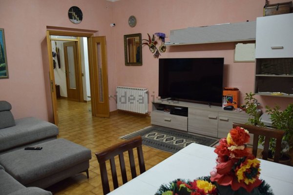 appartamento in vendita a Foligno in zona Borroni