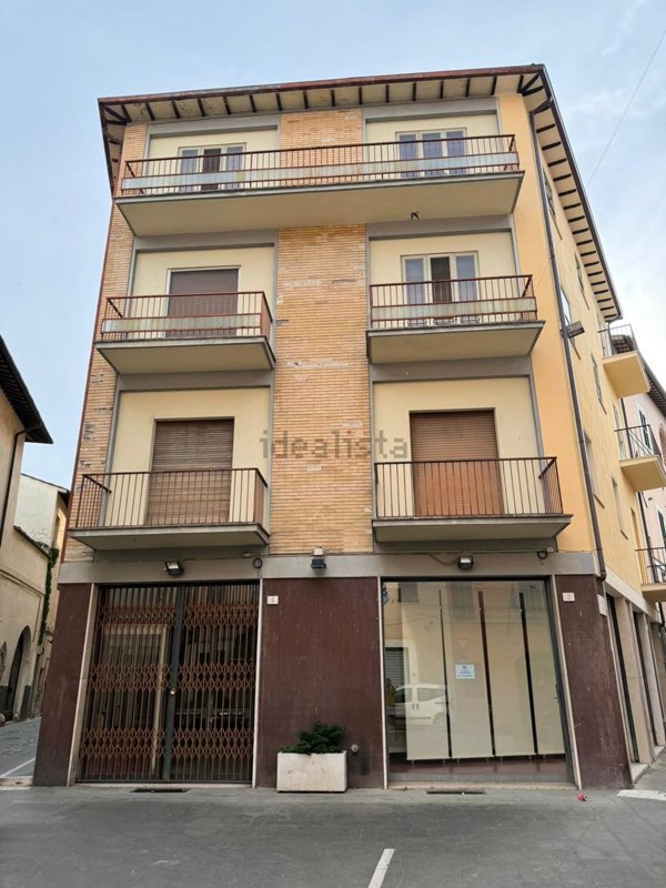 appartamento in vendita a Foligno in zona Montarone