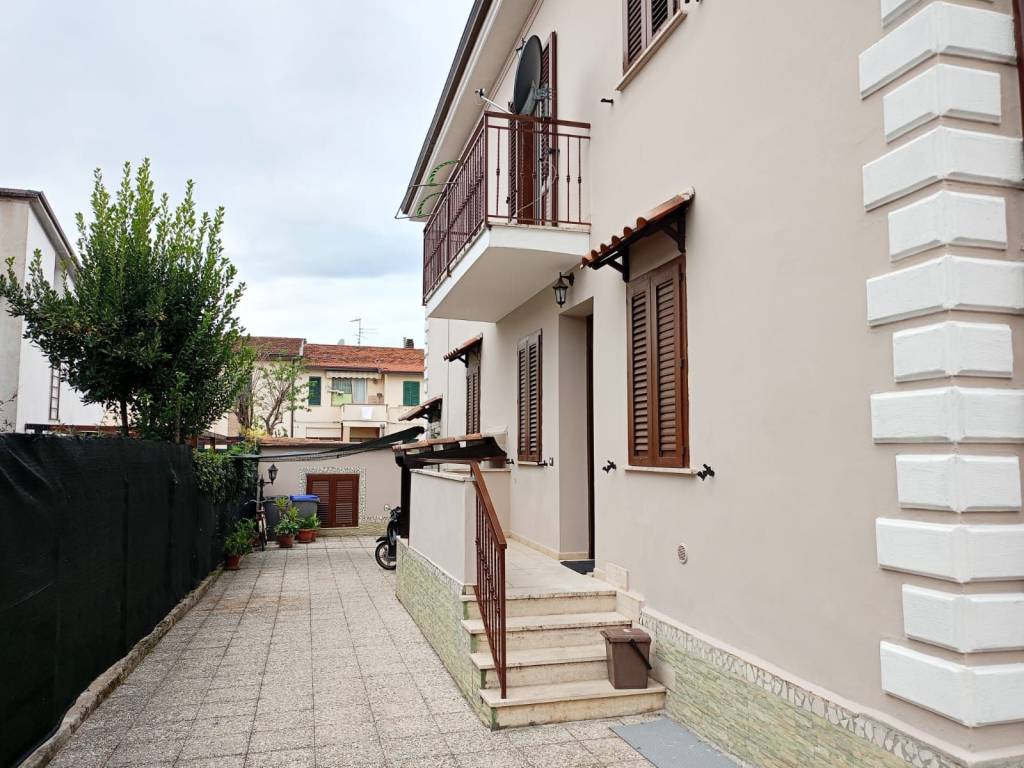appartamento in vendita a Foligno in zona Sterpete