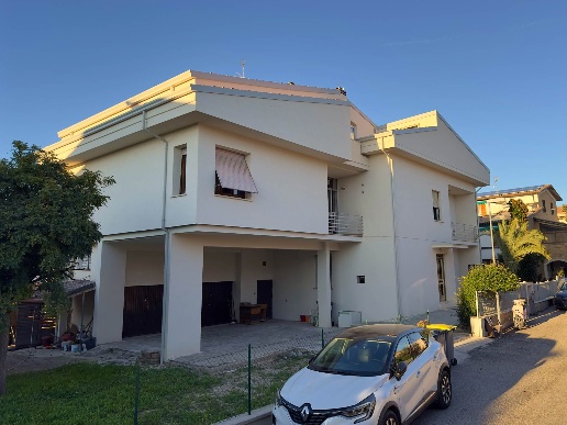 casa indipendente in vendita a Foligno