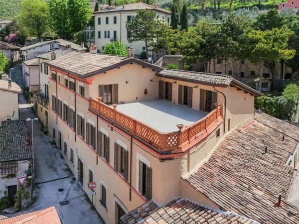 intera palazzina in vendita a Foligno in zona Colle San Lorenzo