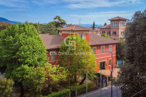 casa indipendente in vendita a Foligno