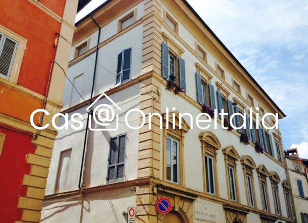 ufficio in vendita a Foligno