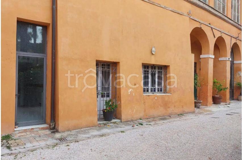 ufficio in vendita a Foligno