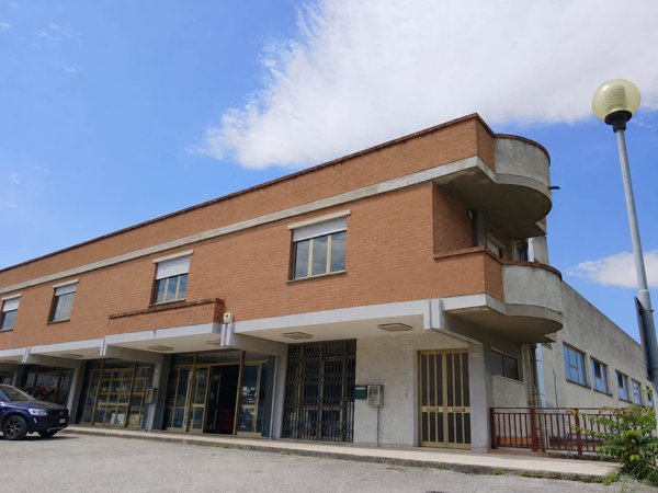 ufficio in vendita a Foligno in zona Sant'Eraclio