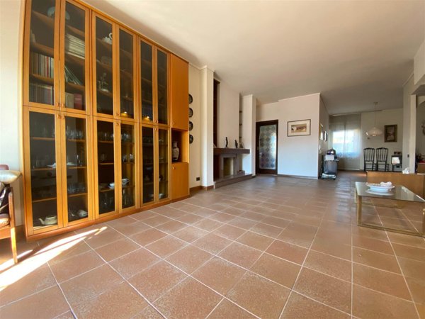 appartamento in vendita a Foligno in zona Sterpete