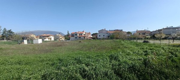 terreno edificabile in vendita a Foligno in zona Sterpete