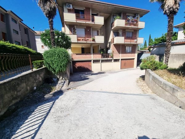 ufficio in vendita a Foligno