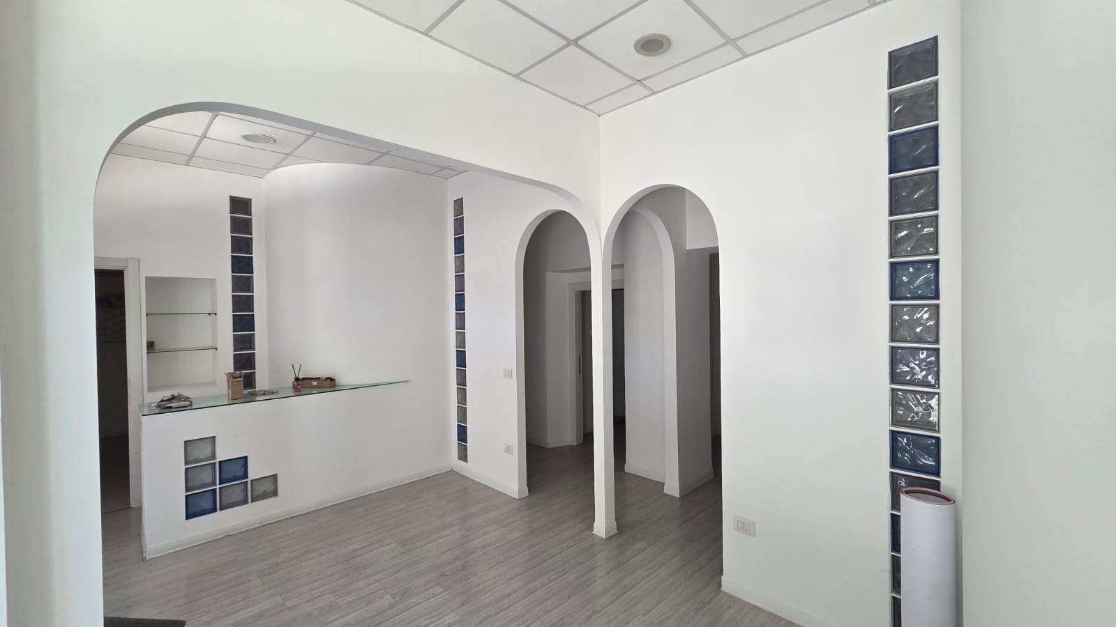 ufficio in vendita a Foligno in zona Sterpete
