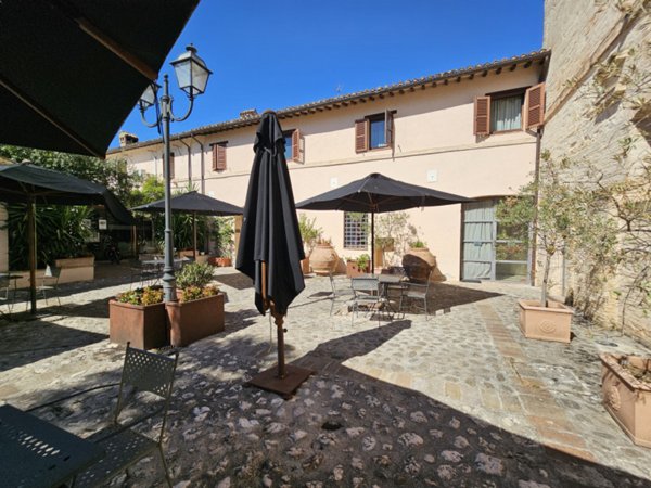 villa in vendita a Foligno in zona Sterpete