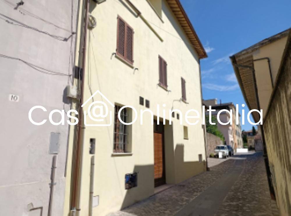 appartamento in vendita a Foligno in zona Montarone