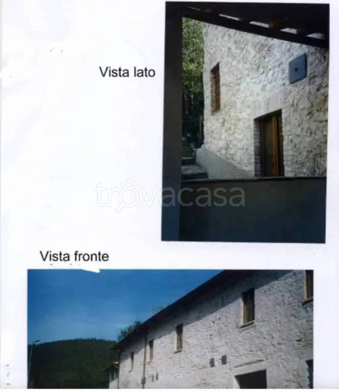 casa indipendente in vendita a Foligno