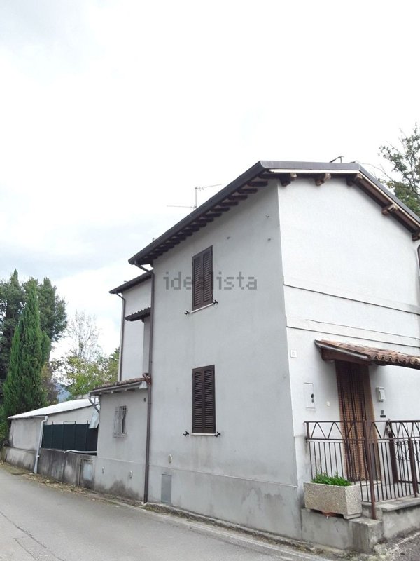 appartamento in vendita a Foligno in zona Maceratola