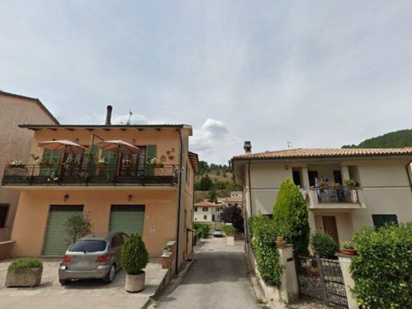 appartamento in vendita a Foligno in zona Colfiorito