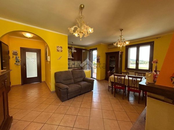 appartamento in vendita a Foligno in zona Vescia