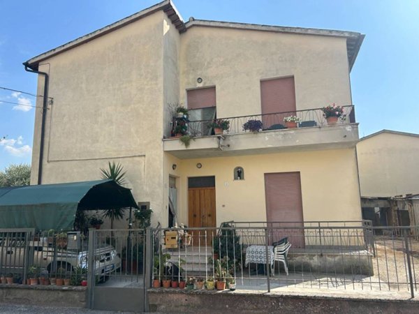 appartamento in vendita a Foligno in zona Corvia