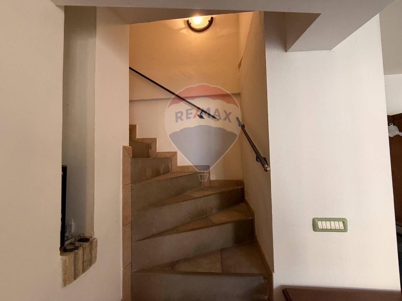 casa indipendente in vendita a Foligno in zona Sostino