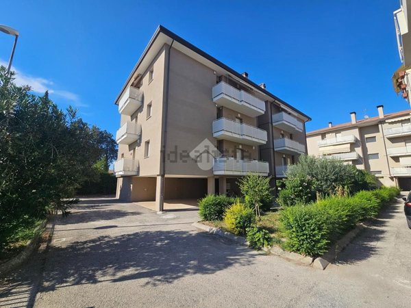 appartamento in vendita a Foligno in zona Sterpete