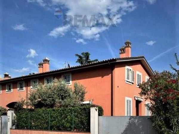 casa indipendente in vendita a Foligno