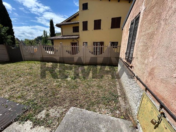 appartamento in vendita a Foligno in zona Vionica