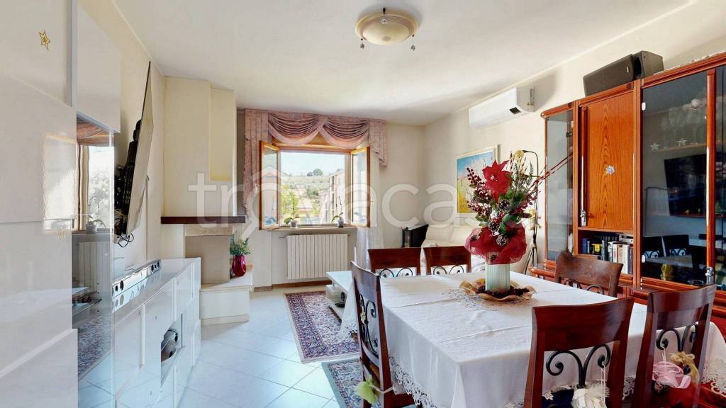 appartamento in vendita a Foligno in zona Sant'Eraclio