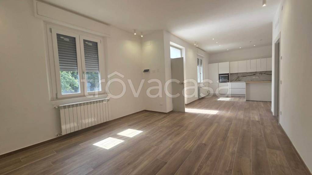 casa indipendente in vendita a Foligno in zona Sterpete