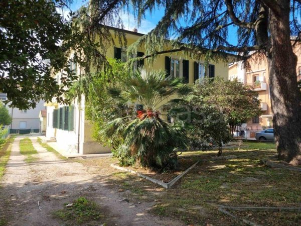 appartamento in vendita a Foligno in zona Paciana