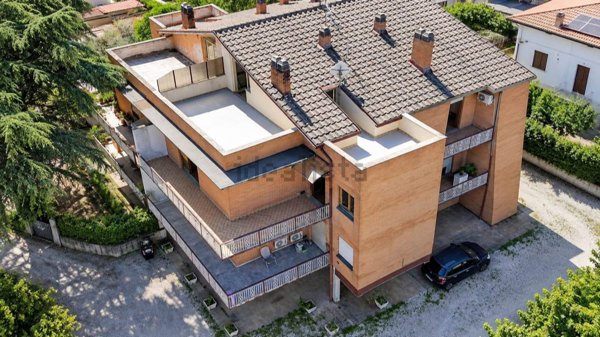 appartamento in vendita a Foligno in zona Paciana