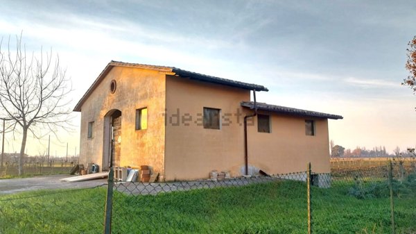 casale in vendita a Foligno