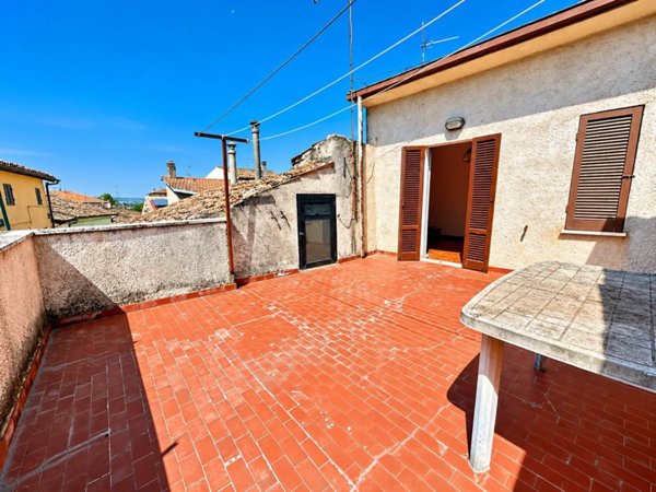 casa indipendente in vendita a Foligno in zona Sant'Eraclio