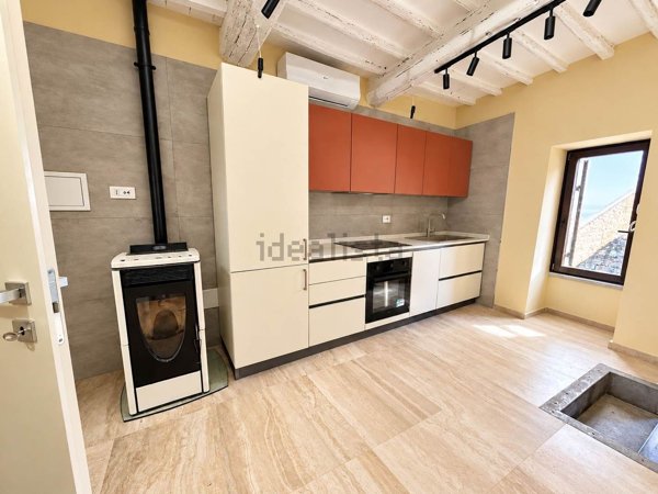 casa indipendente in vendita a Foligno in zona Sant'Eraclio
