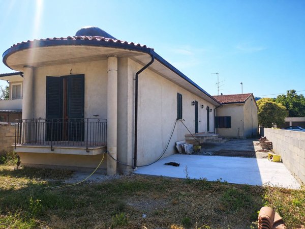 appartamento in vendita a Foligno in zona Vescia