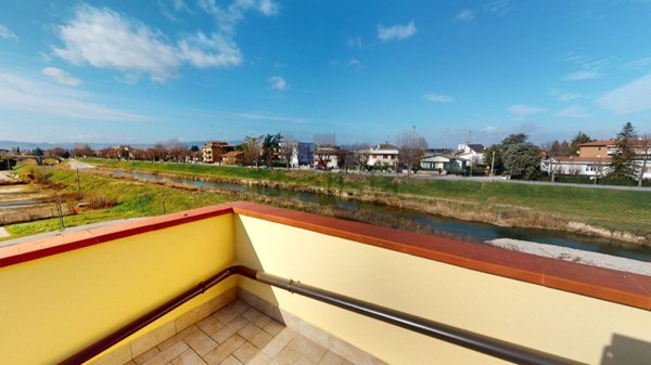 appartamento in vendita a Foligno in zona Sterpete