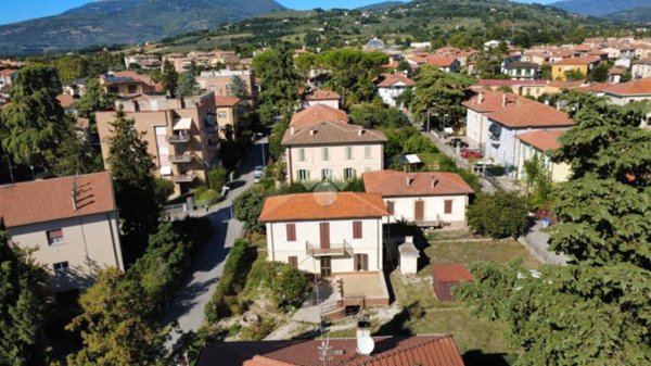 casa indipendente in vendita a Foligno