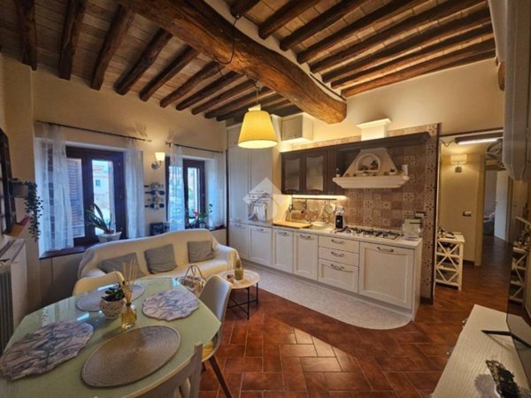 appartamento in vendita a Foligno in zona Montarone
