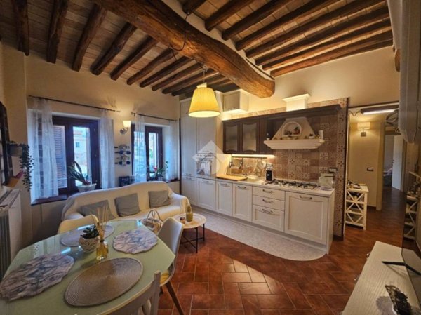appartamento in vendita a Foligno in zona Montarone