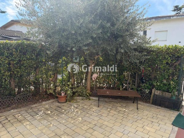 appartamento in vendita a Foligno in zona Sterpete