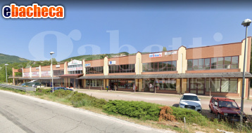 locale commerciale in vendita a Fossato di Vico