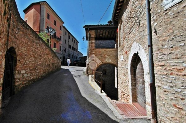 casa indipendente in vendita a Fossato di Vico