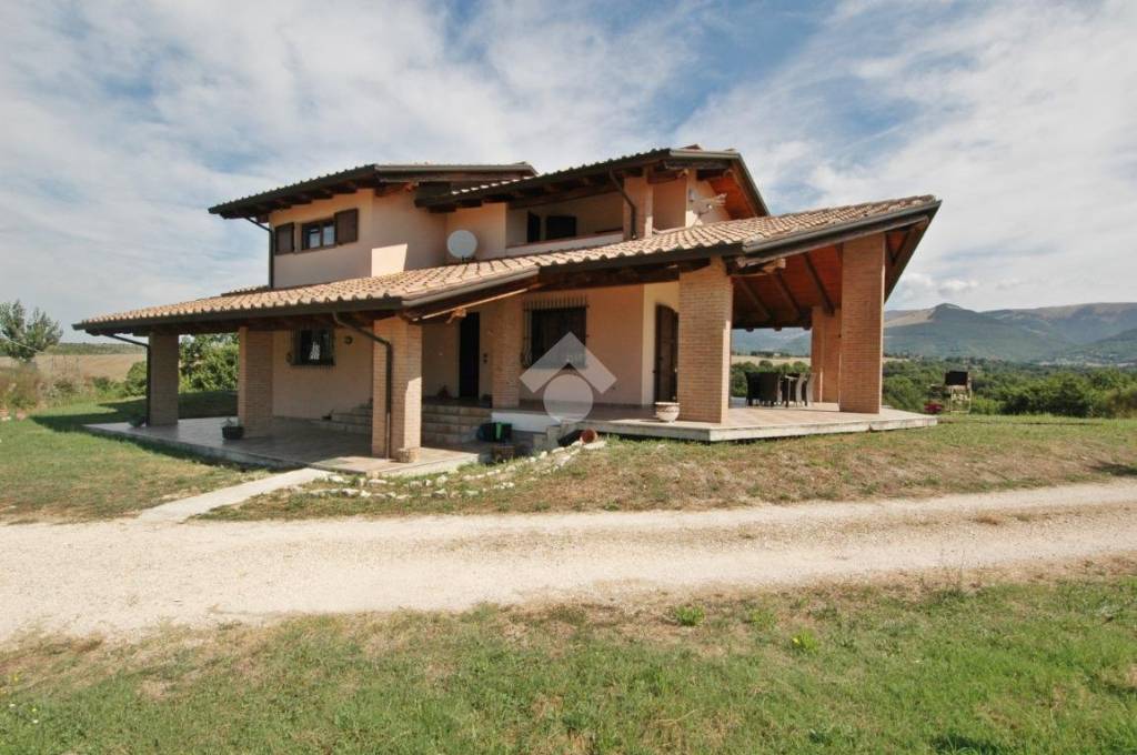 casa indipendente in vendita a Fossato di Vico in zona Colbassano