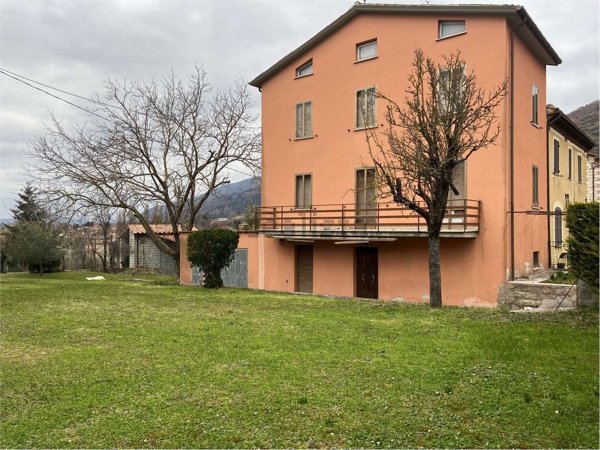 casa indipendente in vendita a Fossato di Vico in zona Purello