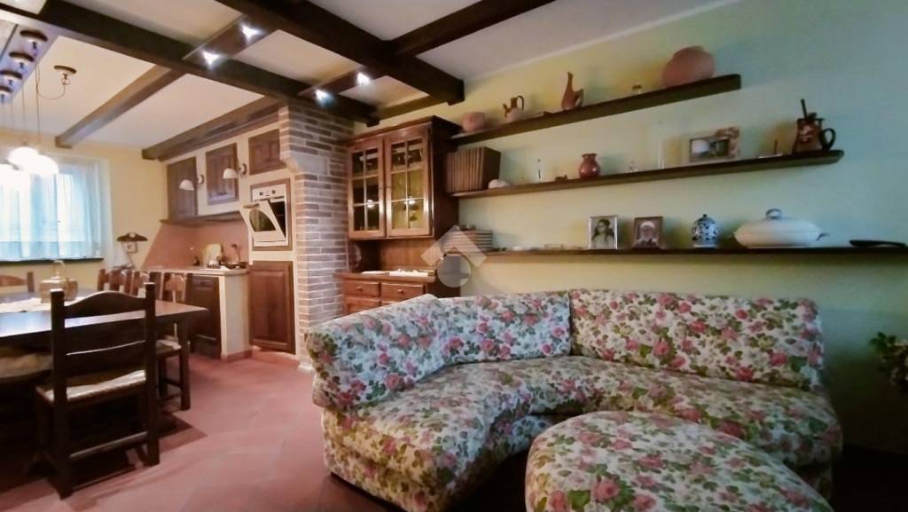 casa indipendente in vendita a Fossato di Vico in zona Osteria del Gatto