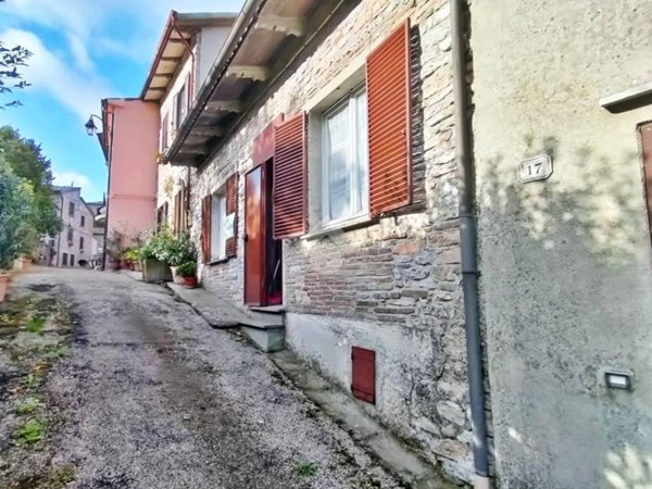 casa indipendente in vendita a Fossato di Vico