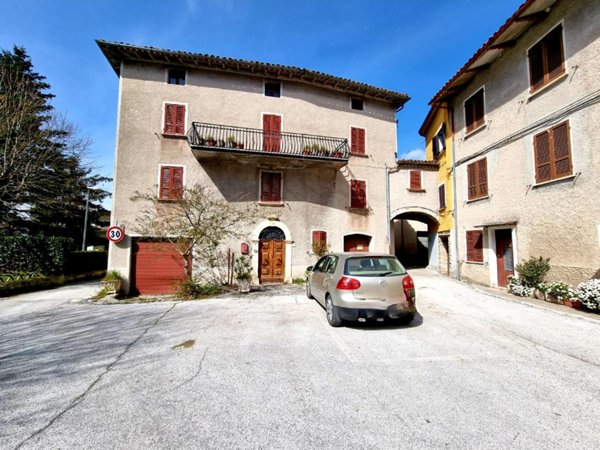 casa indipendente in vendita a Fossato di Vico