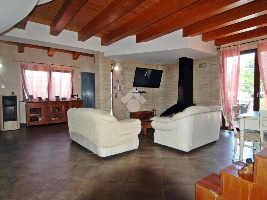 casa indipendente in vendita a Fossato di Vico in zona Colbassano