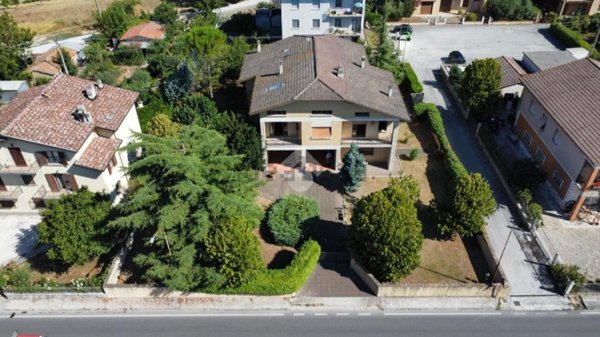 casa indipendente in vendita a Fossato di Vico in zona Osteria del Gatto