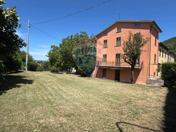 casa indipendente in vendita a Fossato di Vico in zona Purello