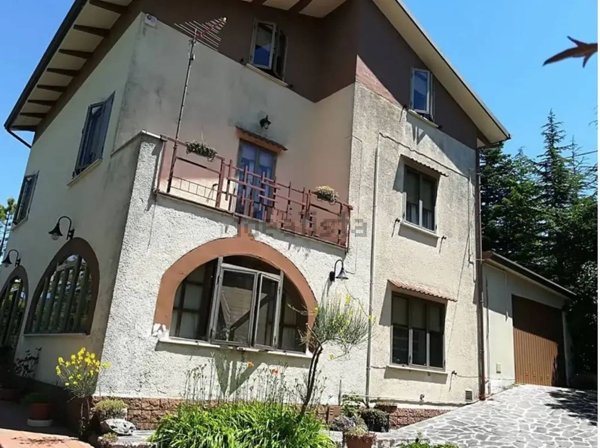 casa indipendente in vendita a Fossato di Vico