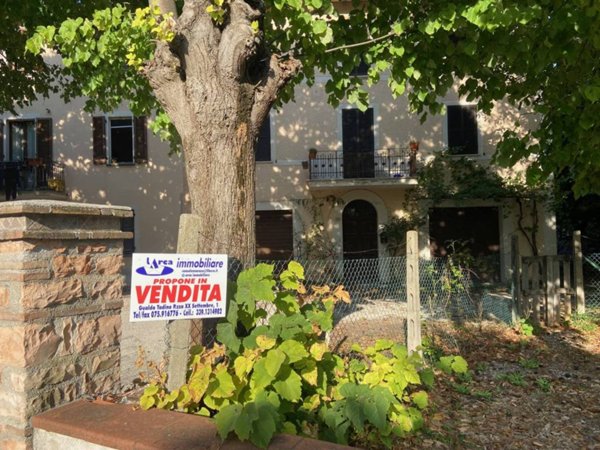 appartamento in vendita a Fossato di Vico in zona Osteria del Gatto
