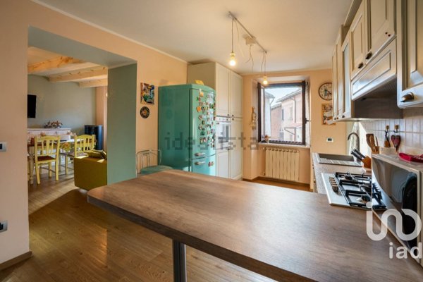 appartamento in vendita a Fossato di Vico in zona Colbassano